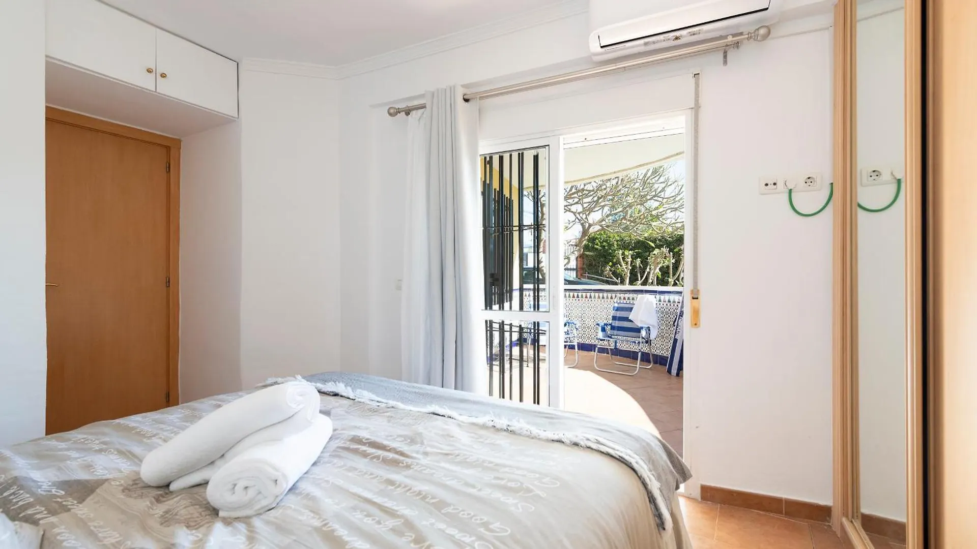 Apartment Brisamar II Primera Linea De Playa & Priv Parking Torre de Benagalbon