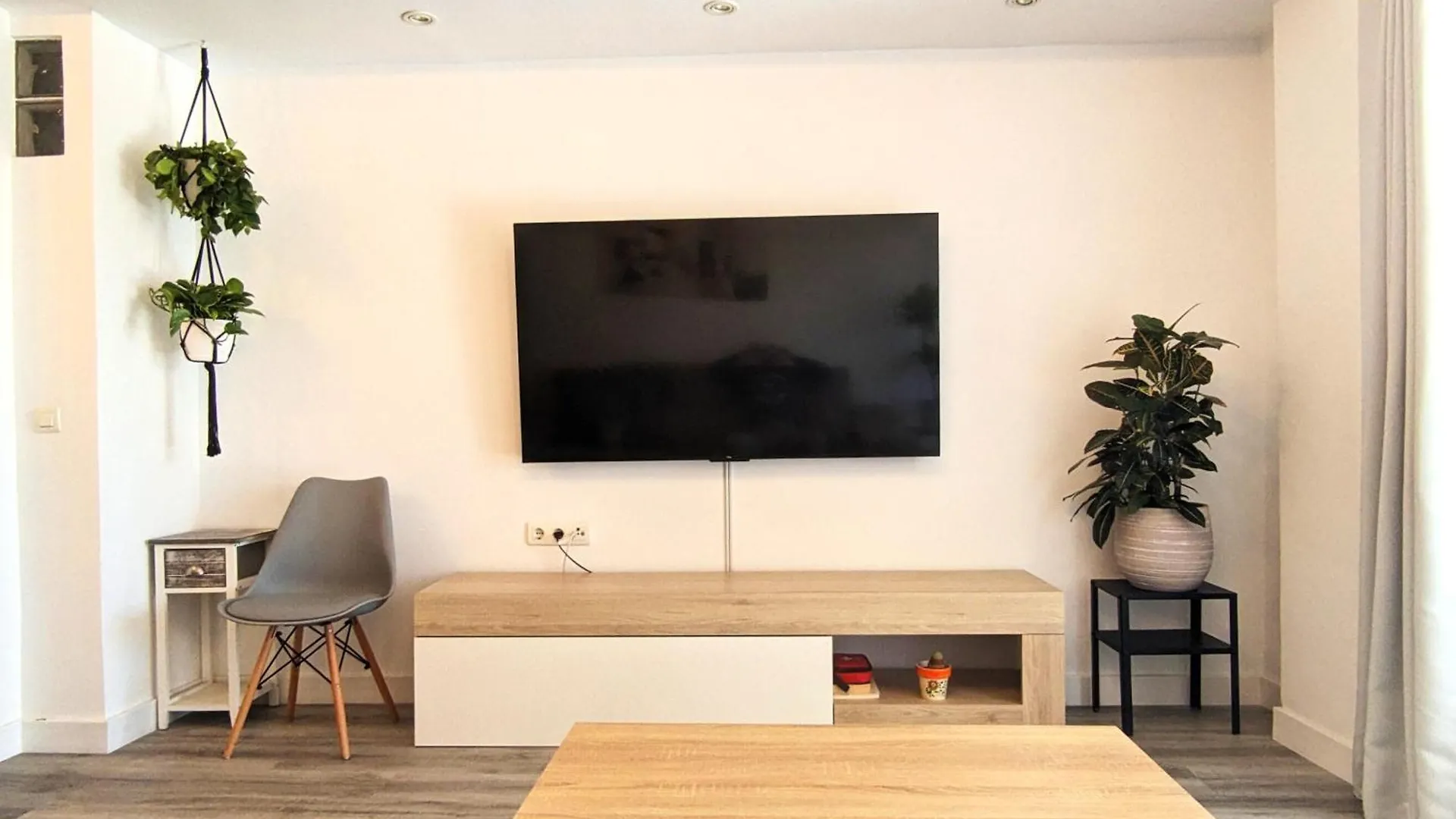 Apartment Brisamar II Primera Linea De Playa & Priv Parking Torre de Benagalbon