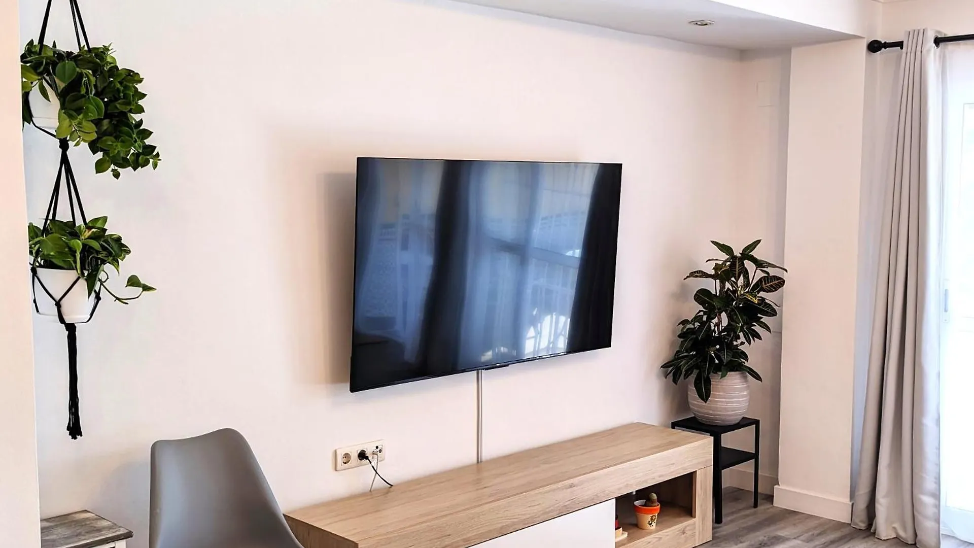 Apartment Brisamar II Primera Linea De Playa & Priv Parking Torre de Benagalbon